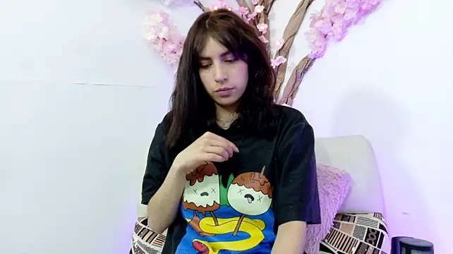 Ashlyvaldes stripchat live cam model