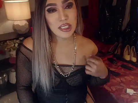 SamanthaAlmazora stripchat live cam model