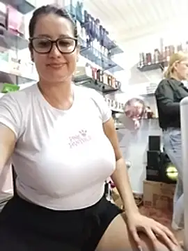 keilymadam stripchat live cam model