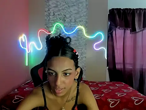 luisa_lan12 stripchat live cam model