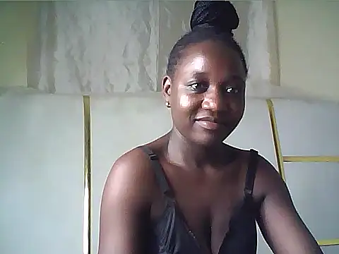 Adaline-Paris stripchat live cam model