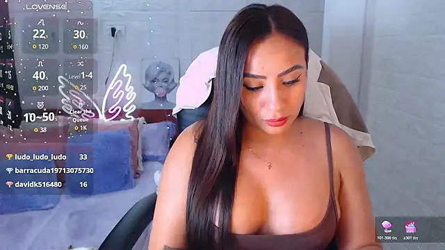 Paulina_627 stripchat live cam model