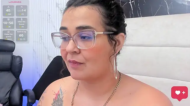 Reginavegaa stripchat live cam model