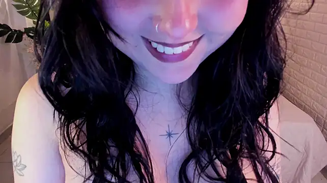 crimson_tati_ stripchat live cam model