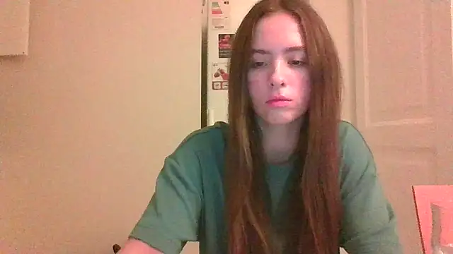 Avenyya stripchat live cam model