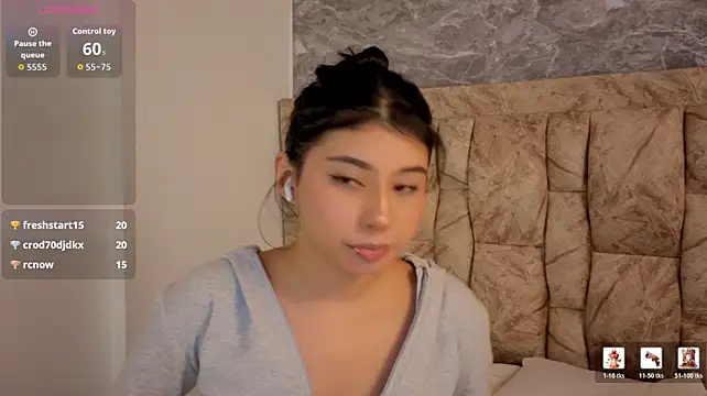 chloe_bluee_ stripchat live cam model