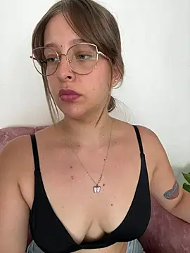 Mari_Rouse stripchat live cam model