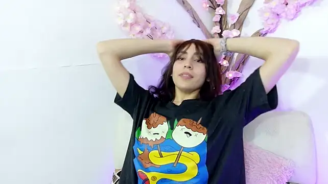 Ashlyvaldes stripchat live cam model