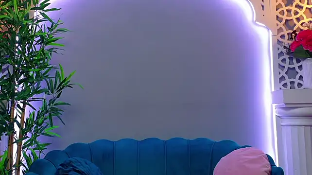 LunaLuxe_ stripchat live cam model