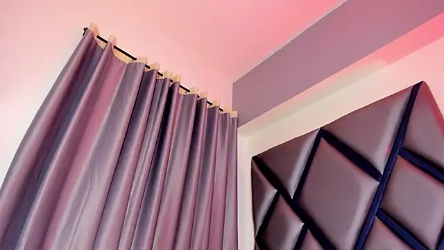 Bby-pink stripchat live cam model