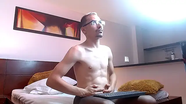 LiamHoney_ stripchat live cam model