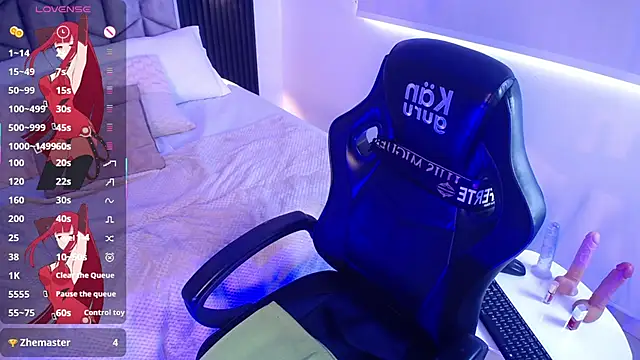 littlee_red_ stripchat live cam model