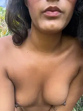 SaraZuletaa stripchat live cam model