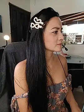 paoluna91 stripchat live cam model