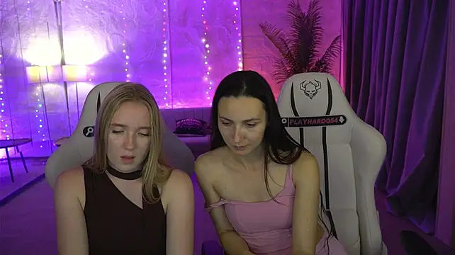 Mary054_Sweet stripchat live cam model