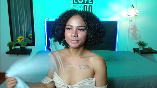 isla_rosee stripchat live cam model