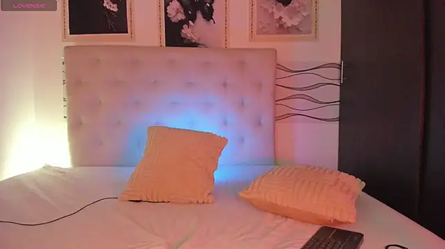 LilithVelovva stripchat live cam model