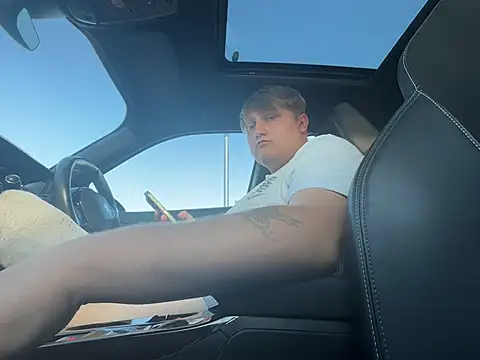 LorryDriverUK stripchat live cam model