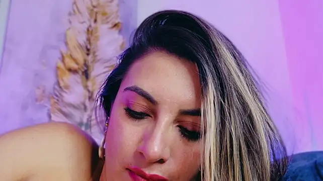 may_wood stripchat live cam model