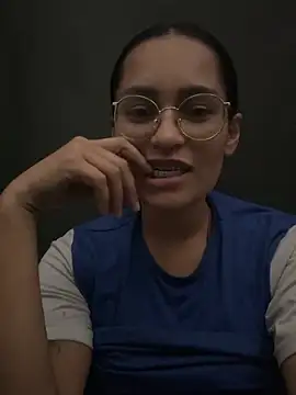 saffadinhaa stripchat live cam model