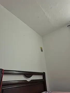 IrisBound stripchat live cam model