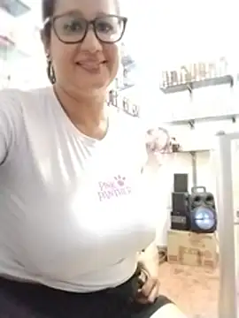 keilymadam stripchat live cam model