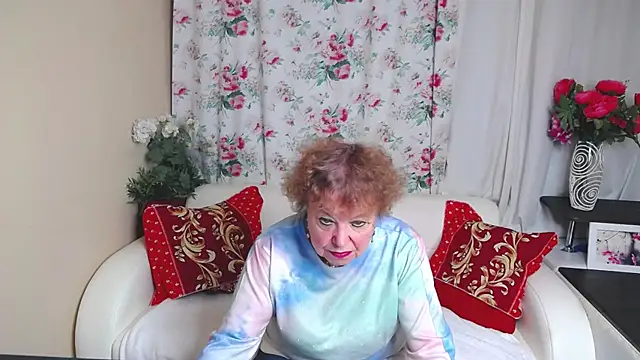 YourHotGranny stripchat live cam model