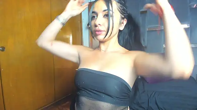 Astraglow1 stripchat live cam model