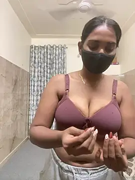 punjabi-kaur stripchat live cam model