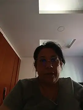 Avril_xxx stripchat live cam model