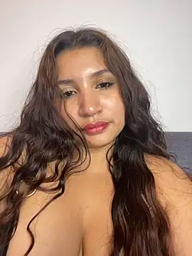 MiahJones_ stripchat live cam model