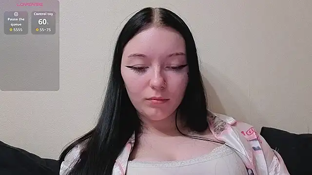 NaomiBun stripchat live cam model