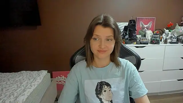 SoniNesti stripchat live cam model