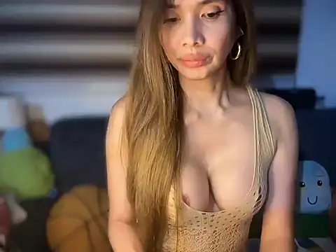 Bigsurpriseforyoux stripchat live cam model