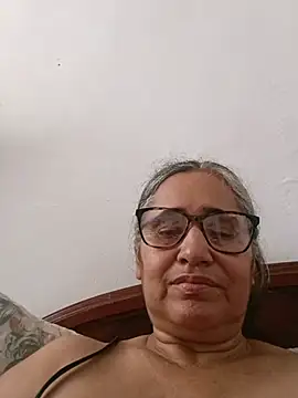 _candi stripchat live cam model