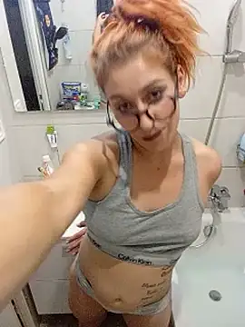 malaNaNY_nka stripchat live cam model