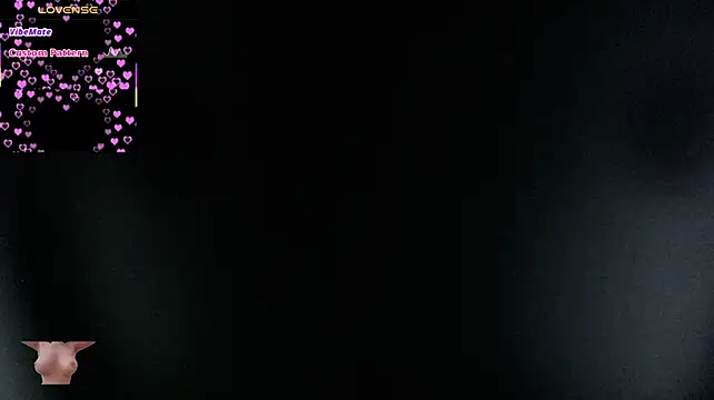 yaazhinii stripchat live cam model
