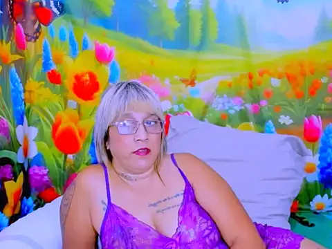 indianroxy stripchat live cam model