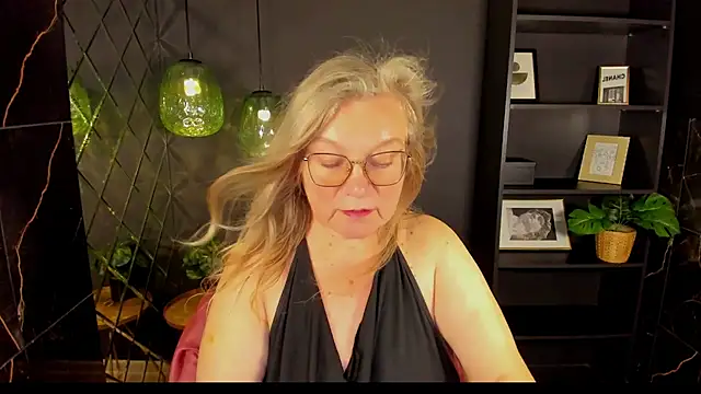 NataliMellow stripchat live cam model
