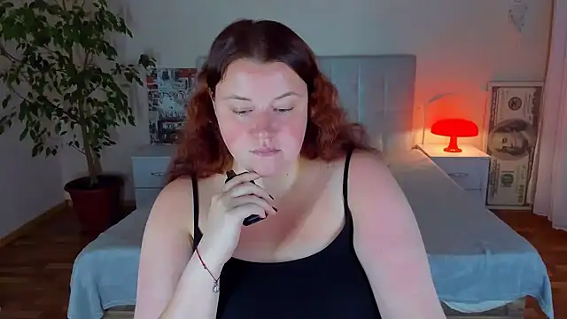 PolinaSalvatore stripchat live cam model