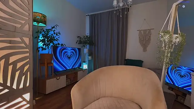 cyber_gloss stripchat live cam model