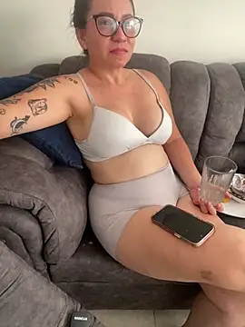 HealingHoney stripchat live cam model