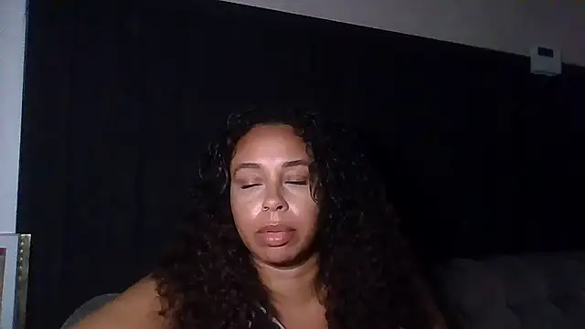AriesBaddiee_ stripchat live cam model