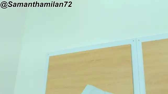 SamanthaMilann stripchat live cam model
