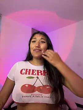 SharaRous stripchat live cam model