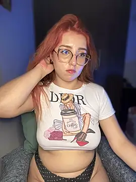 CoraVibes stripchat live cam model