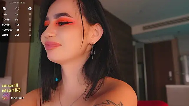 feelitann stripchat live cam model