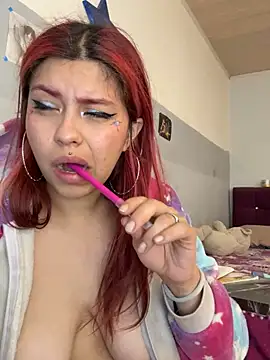 LilMoon_ stripchat live cam model