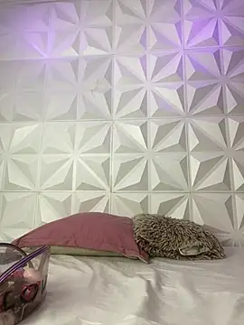 Sahaara stripchat live cam model