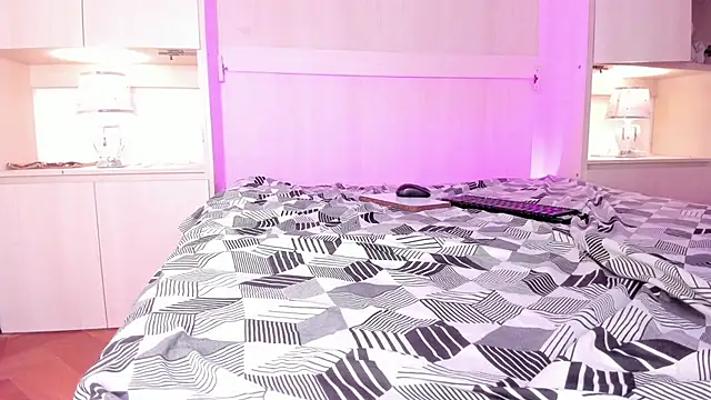 KendallWestt stripchat live cam model